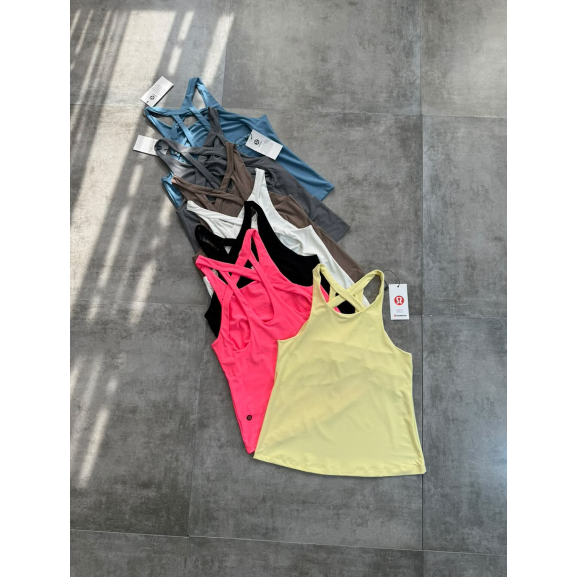 تاپ ورزشی Lululemon