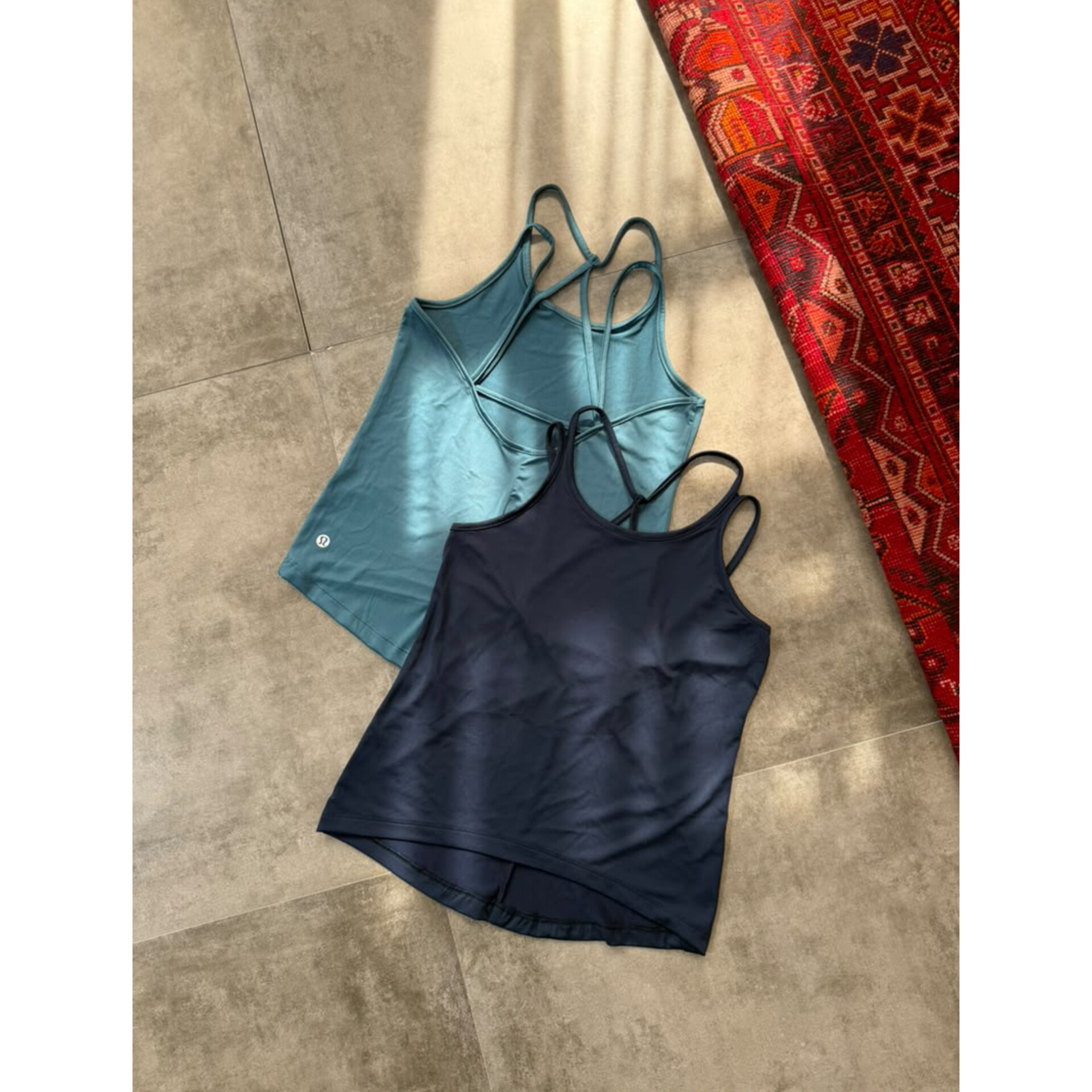 تاپ پشت بندی Lululemon