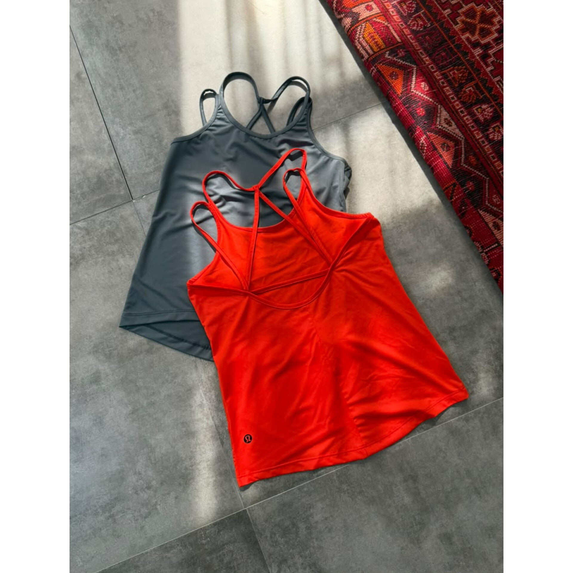 تاپ پشت بندی Lululemon